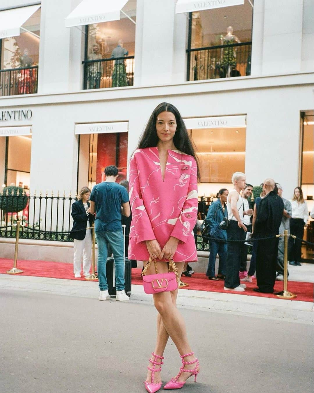 オニール八菜さんのインスタグラム写真 - (オニール八菜Instagram)「Wednesdays we wear pink… 💓 @maisonvalentino」6月29日 0時38分 - hannah87oneill