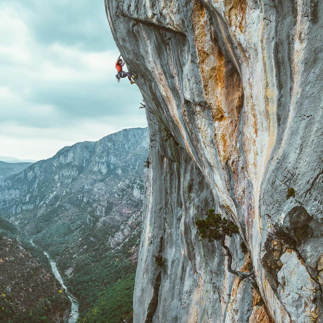 ジョー・キンダーのインスタグラム：「Verdon Gorge, 🇫🇷   📷 @timkemple」