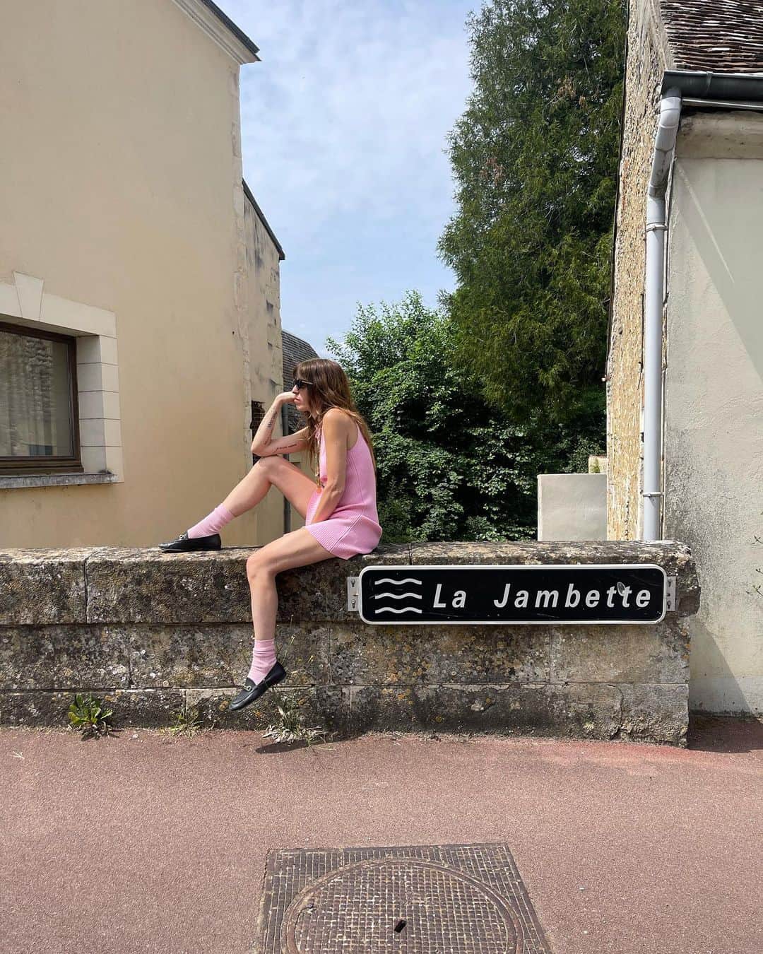 ルー・ドワイヨンのインスタグラム：「Frequently the woods are pink – E.D (Or the woman)」