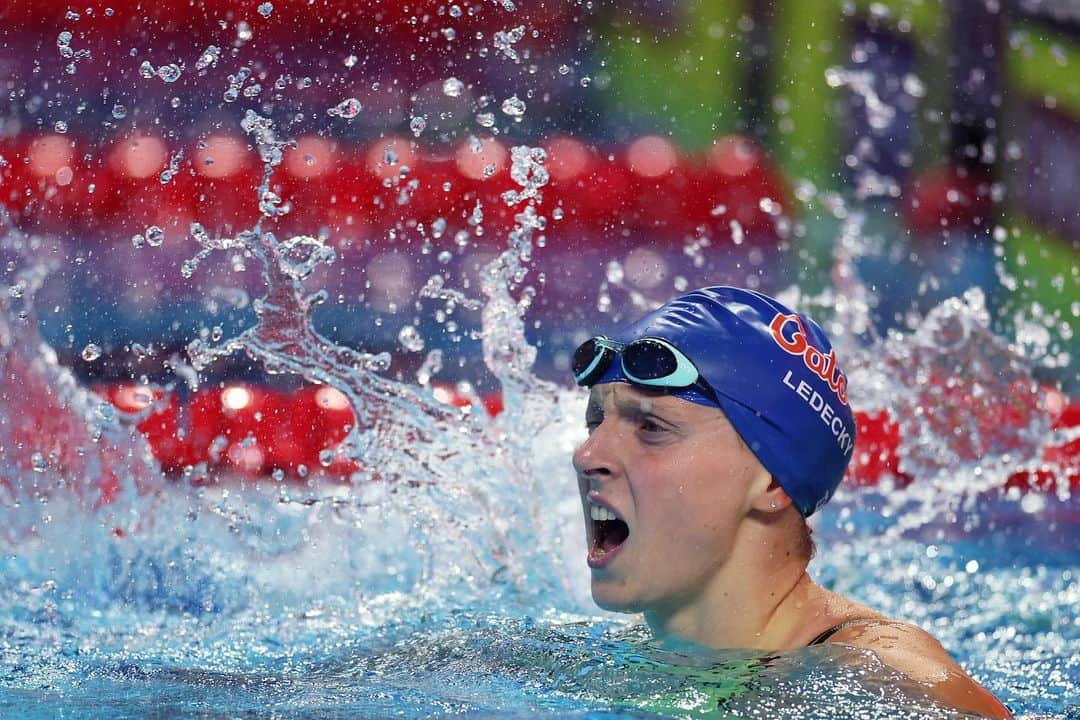 ケイティ・レデッキーさんのインスタグラム写真 - (ケイティ・レデッキーInstagram)「Happy with my 800 last night and excited to have my ticket punched to a 6th World Championships! 🇺🇸  200 free today! 🏊🏻‍♀️🐊」6月29日 1時02分 - katieledecky