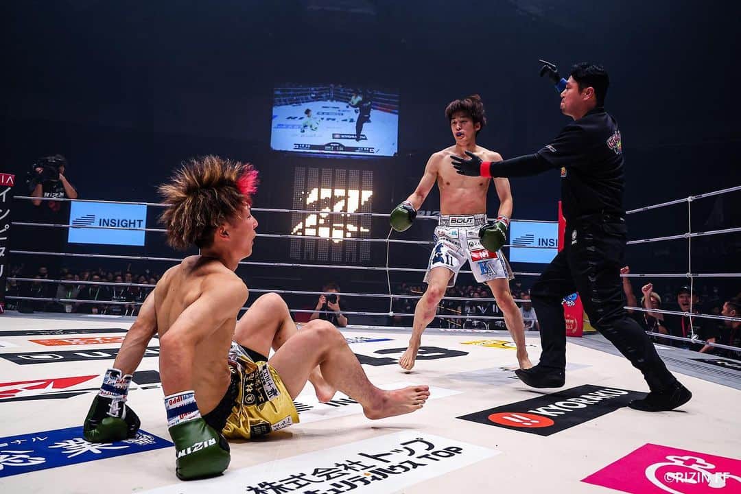 RIZIN FF OFFICIALさんのインスタグラム写真 - (RIZIN FF OFFICIALInstagram)「#RIZIN43 《Match.1》 "A knockdown fest" ----------- Kensei Yamakawa defeats Ryoga Hirano by TKO (3Knockdown) 1:22 of Round 2.  #RIZIN #kick #kickboxing #山川賢誠 #kenseiyamakawa #平野凌我 #ryogahirano」6月29日 12時00分 - rizin_pr