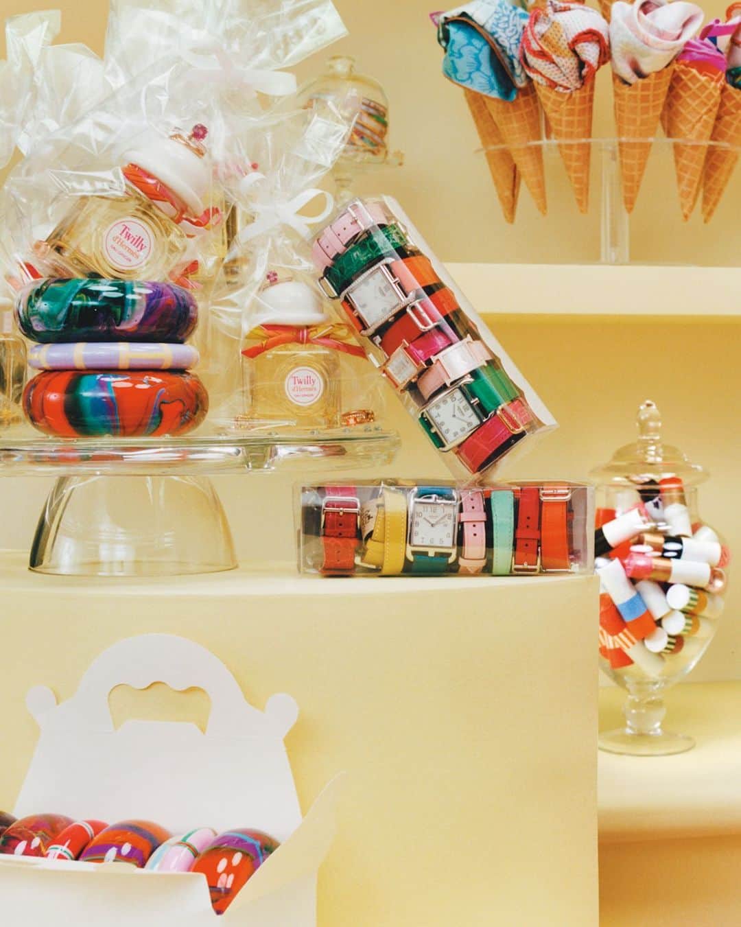 エルメスのインスタグラム：「The sweet life 🍬 A world of confections, as imagined in Le Monde D'Hermès. ​  Photograph by @thurstanredding  Set design by @jm.bertin   #SweetTooth​ #LeMondeDHermes​ #Hermes​」