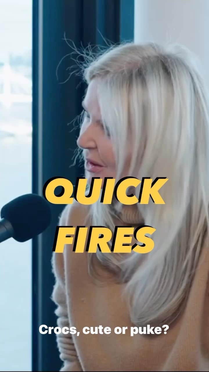 のインスタグラム：「Crocs…cute or puke?  Quick Fires from Season 2 of my podcast #StyleDNA   Click the link in my bio for all episodes.   @jo_elvin, @miquitaoliver, @yasminlebon, @indiahicksstyle, @davidfurnish, @vicknhope   #Amandawakeley #Amandawakeleystyledna #quickfires #podcast #fashionpodcast #LivesBehindTheLooks #crocs #fashionstatements」