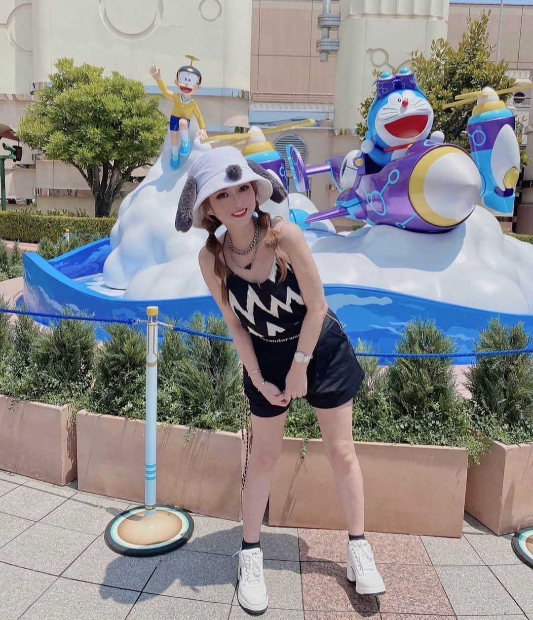 葉月樹里のインスタグラム：「ドラえもんの新しいアトラクション ちゃんとジェットコースターやった🎢子ども泣くわ🤣  . . .  #葉月樹里 #soiréeine #ソワレーヌ #usj #ユニバ #ドラえもんxrライド」