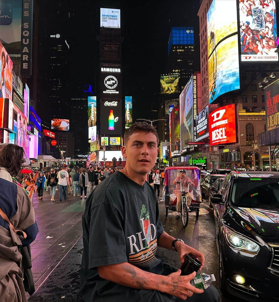 パウロ・ディバラさんのインスタグラム写真 - (パウロ・ディバラInstagram)「When in the big 🍎🌃」6月29日 2時44分 - paulodybala