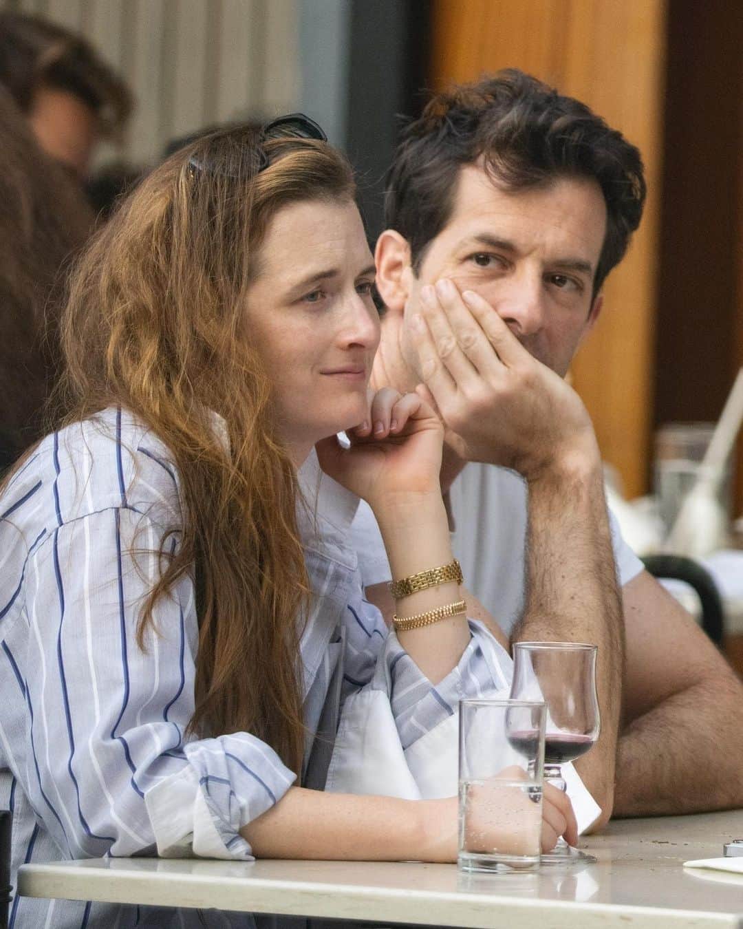 Just Jaredさんのインスタグラム写真 - (Just JaredInstagram)「Mark Ronson & wife Grace Gummer met up with a friend for an early dinner in NYC. #MarkRonson #GraceGummer Photos: Backgrid」6月29日 12時48分 - justjared