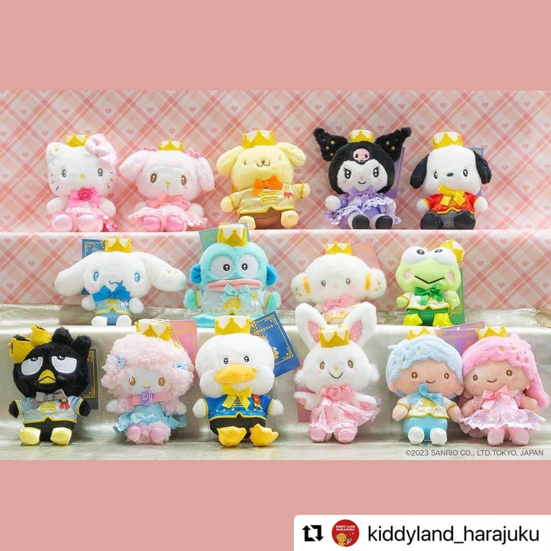 KIDDY LAND officialさんのインスタグラム写真 - (KIDDY LAND officialInstagram)「#Repost @kiddyland_harajuku with @use.repost ・・・ ⭐️4Fハローキティショップ⭐️  ⭐️わたしのNo.1シリーズ👑💕⭐️  全員が王冠と正装スタイルで特別感いっぱいです💓  #サンリオ #sanrio #ぬいぐるみ #ハローキティ #マイメロディ #ポムポムプリン #クロミ #ポチャッコ #シナモロール #ハンギョドン #こぎみゅん #けろけろけろっぴ #バッドばつ丸 #マイスウィートピアノ #あひるのぺックル #ウィッシュミーメル #リトルツインスターズ #キデイランド原宿店 #KIDDYLAND」6月29日 13時07分 - kiddyland_co.jp