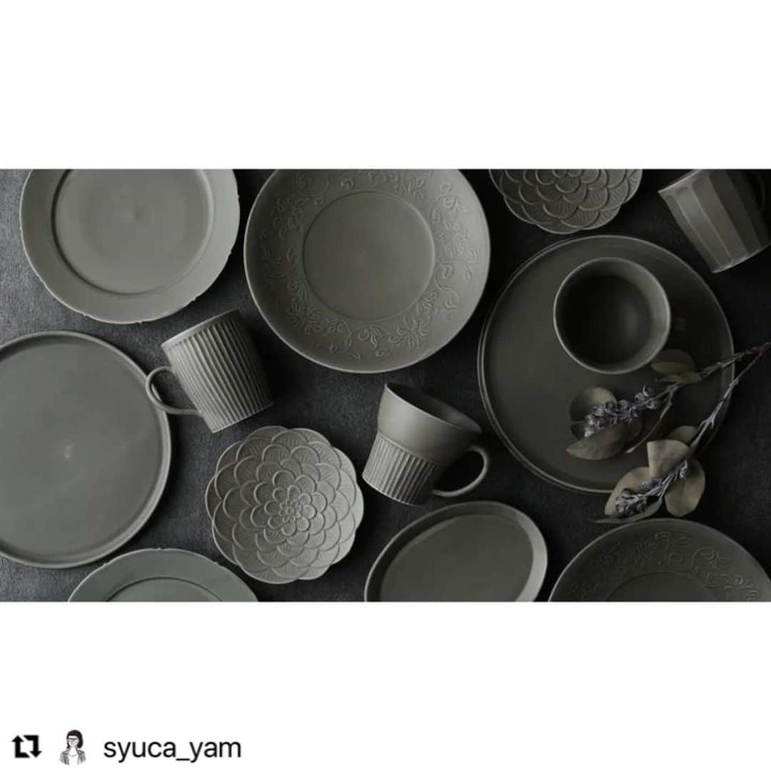 阿部春弥さんのインスタグラム写真 - (阿部春弥Instagram)「・ かっこいい写真！ ・  #Repost @syuca_yam with @use.repost ・・・ ・ 美しいグレーのうつわ  7/1から始まる阿部春弥さんの個展でご覧いただけます  期間：2023年7月1日(土)〜7月9日(日) 在店：初日（予定） 場所：大阪市中央区谷町6-15-22 営業時間：12:00 〜17:00 定休日：水曜日、木曜日  ・  #阿部春弥  #うつわ  #グレー #glay  #趣佳 #syuca」6月29日 14時00分 - abe_haruya