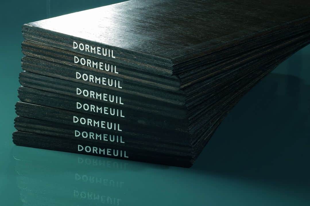 のインスタグラム：「Dormeuil is more than a name, it is a symbol of unrivaled quality, craftsmanship, and timeless excellence. Embrace the legacy of elegance and indulge in the artistry that defines true luxury.  #dormeuil #luxurytailoring #tailormade #luxuryfabrics #bespoketailoring #luxurynaturalfibers #ethicalcloth #sustainablefashion #sustainableluxury #1842paris」
