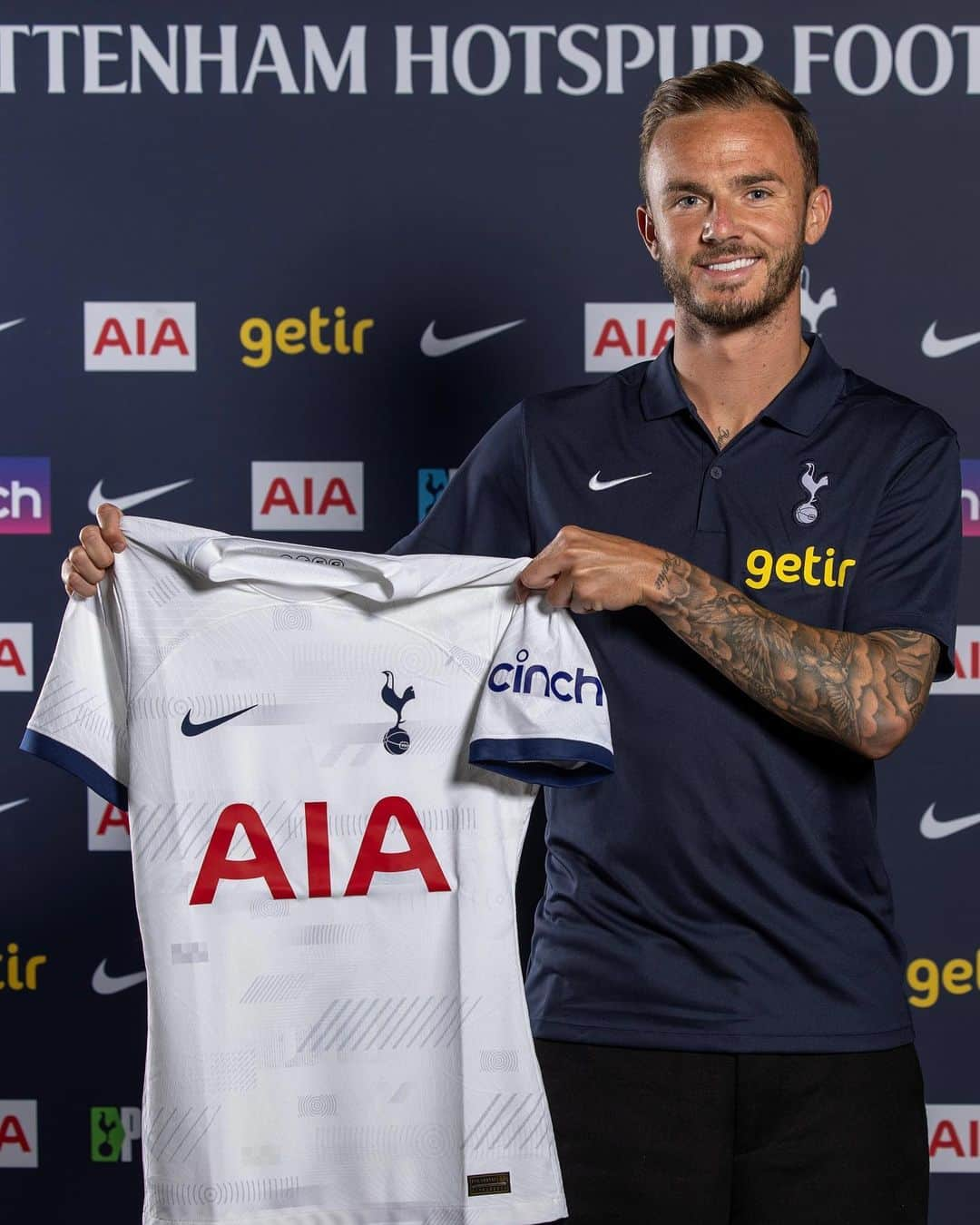 トッテナム・ホットスパーFCさんのインスタグラム写真 - (トッテナム・ホットスパーFCInstagram)「We are delighted to announce the signing of James Maddison!   Let’s go, @madders 🤍」6月29日 5時07分 - spursofficial