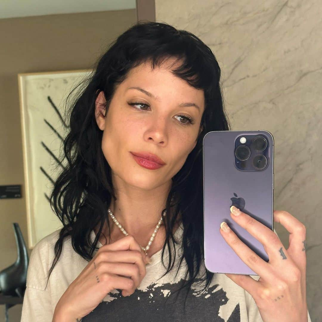 Halseyさんのインスタグラム写真 - (HalseyInstagram)「trying to beat the “bad at posting” allegations. i take the pictures i just forget to share them. oops.🪱」6月29日 5時21分 - iamhalsey