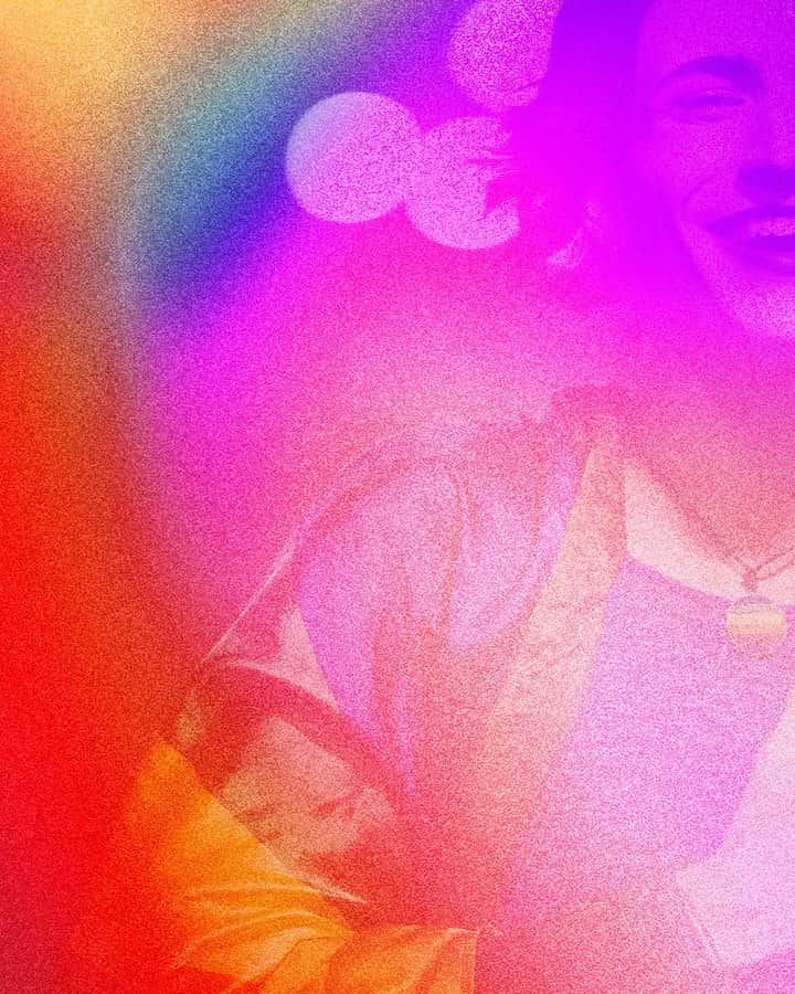 のインスタグラム：「As cores fazem parte da nossa história e celebrar cada uma delas é saber que vamos muito além das bandeiras. O movimento #OrgulhoColorido chegou pra gente celebrar as histórias que vão muito além das cores. Fique de olho.  #RisquéOrgulhoColorido #EsmalteRisqué #TáNasNossasMãos」