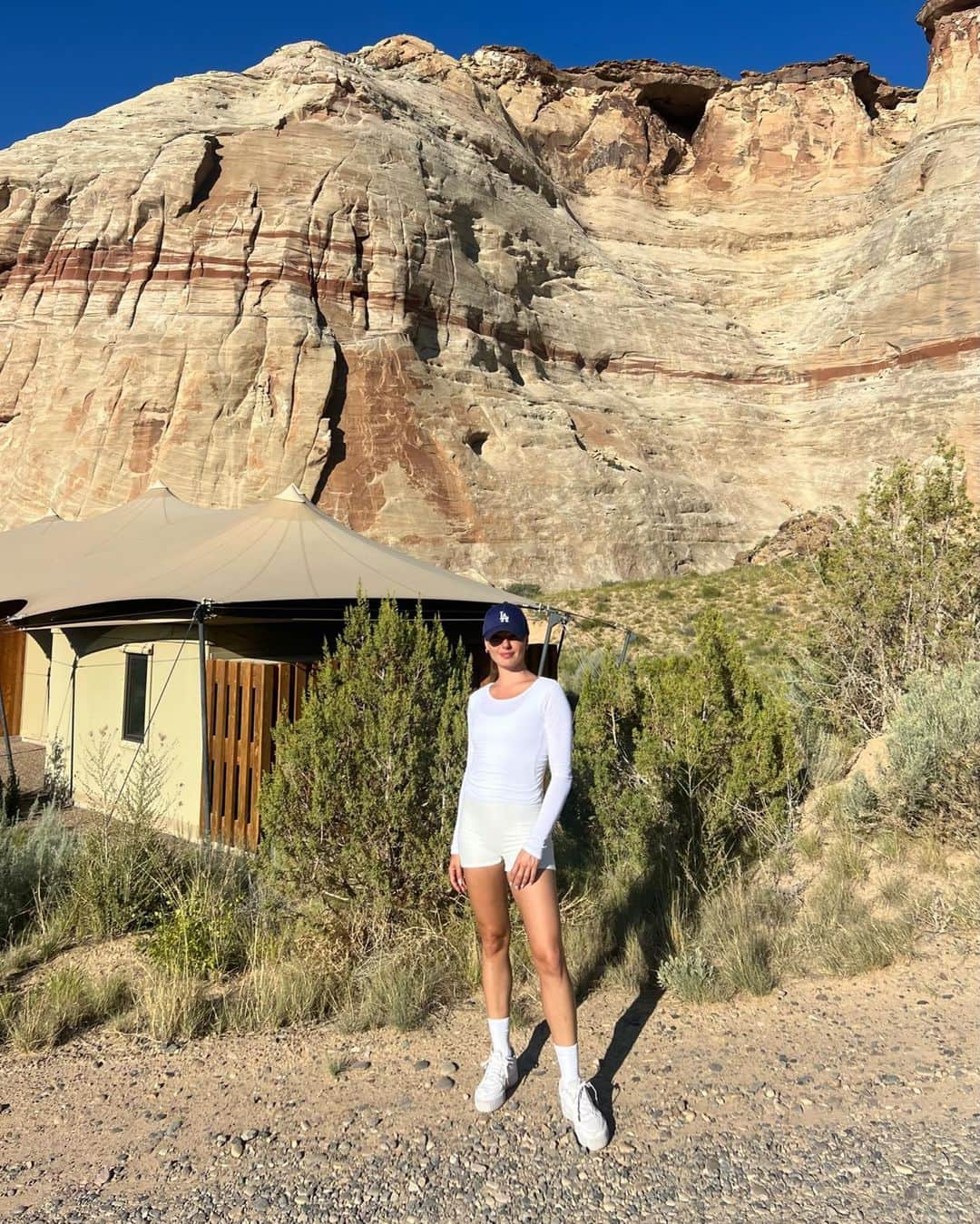 Isis Valverdeさんのインスタグラム写真 - (Isis ValverdeInstagram)「“Que minha coragem seja maior que meu medo e que minha força seja tão grande quanto minha fé.” 🤍 #intothewild #intothedesert #sunnyplace #fé #nature」6月29日 6時02分 - isisvalverde