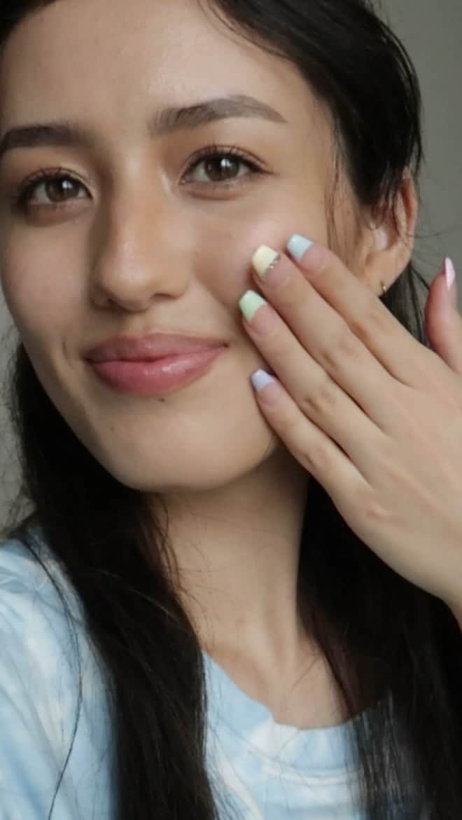のインスタグラム：「How I get Pinterest nails at home!💅🏼 Full video on my YouTube channel! (link in bio💕)」