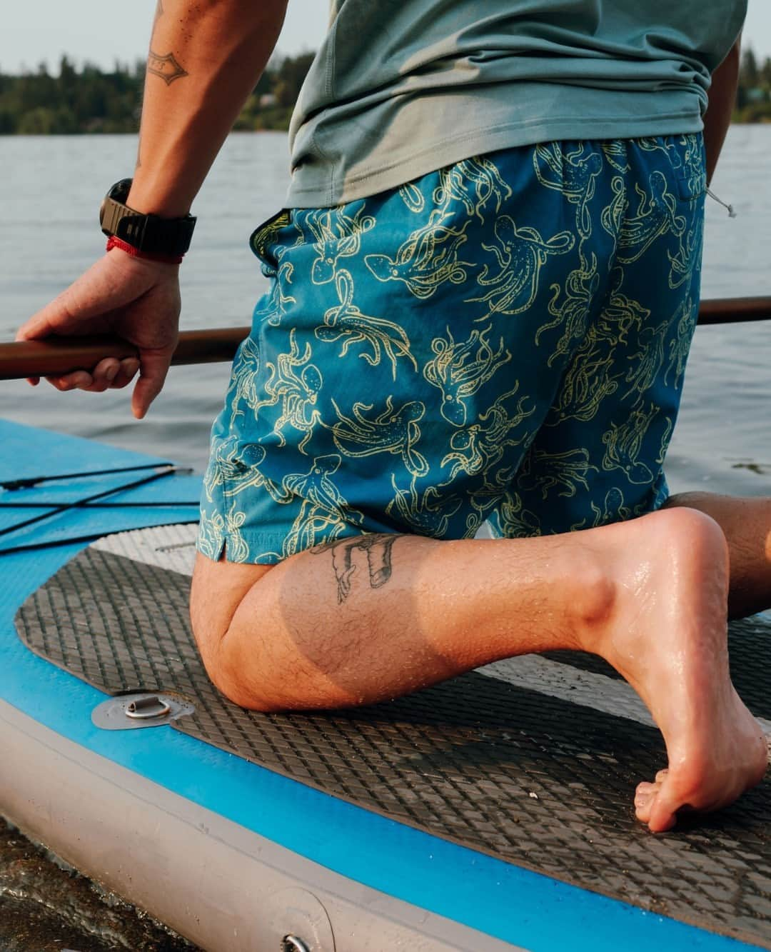 エディー・バウアーさんのインスタグラム写真 - (エディー・バウアーInstagram)「Life's too short for boring shorts. Make a statement in Tidal Shorts. #LiveYourAdventure」6月29日 7時00分 - eddiebauer