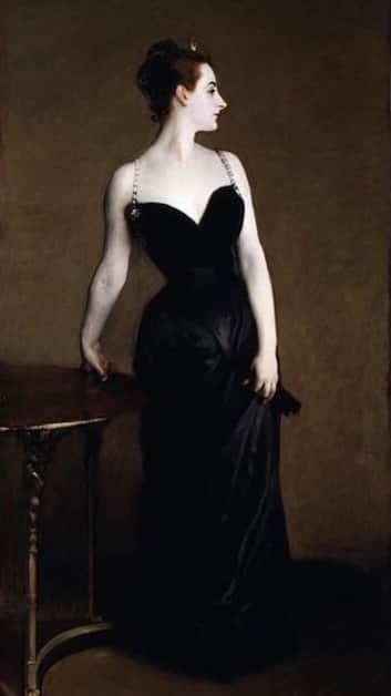 のインスタグラム：「Bon voyage, Madame X—see you in a year!⁣⁣⁣ 🖤 ⁣⁣⁣ John Singer Sargent’s beloved painting that scandalized 19th-century society is temporarily leaving The Met on July 12, but don’t worry! It will return to our galleries in August 2024.⁣⁣⁣ ⁣⁣⁣ Stop by the @metamericanwing soon to see her before her journey and (why not!) make like @krystal_bick and have your own conversation with the famed portrait. ⁣⁣ ⁣⁣⁣ Don’t know the story of the scandal? *Ahem* allow us to share: ⁣ ⁣ Madame Pierre Gautreau was a socialite in Paris known for her artful appearance. Hoping to enhance his reputation, American artist John Singer Sargent painted and exhibited the portrait, emphasizing her daring personal style by showing the right strap of her gown slipping from her shoulder.⁣⁣⁣ ⁣⁣⁣ But when the painting was shown at the Salon of 1884, it received more ridicule than praise for its scandalous portrayal of her dress and bare shoulder, devastating both Sargent and Gautreau.⁣⁣ ⁣⁣⁣ Sargent repainted the strap and kept the work for more than 30 years until he eventually sold it to The Met—with one stipulation that she be identified only as Madame “X,” on account of the scandal decades earlier. ⁣⁣⁣ ⁣⁣⁣ Tap the link in bio to learn more about Madame X.⁣⁣⁣ ⁣⁣⁣ 🎨 John Singer Sargent (American, 1856–1925). Madame X (Madame Pierre Gautreau), 1883–84. Oil on canvas.」