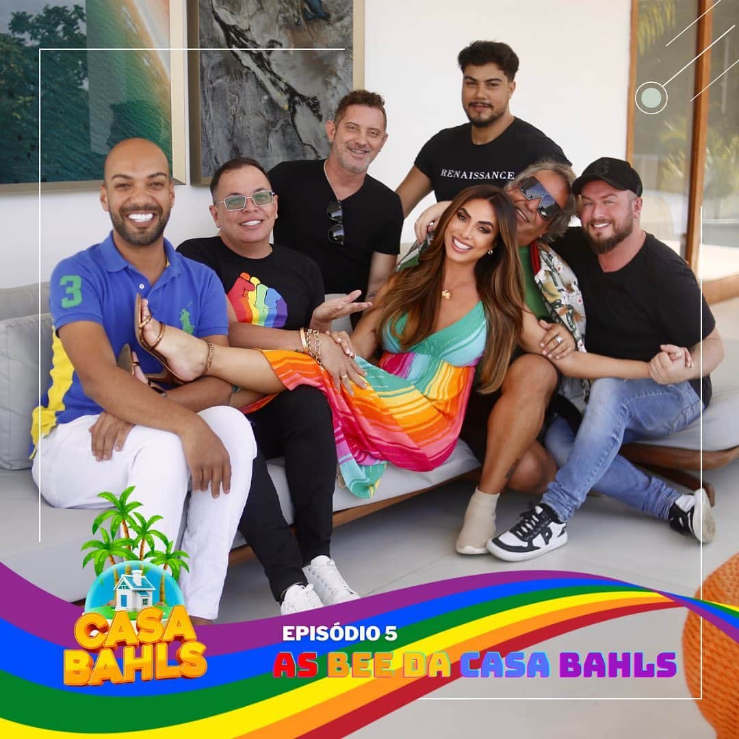 Nicole Bahlsのインスタグラム：「AS BEE DA CASA BAHLS ❤️🧡💛💚💙💜  Siga o @canalcasabahls e assiste esse episódio especial… Está incrível 😍😘」