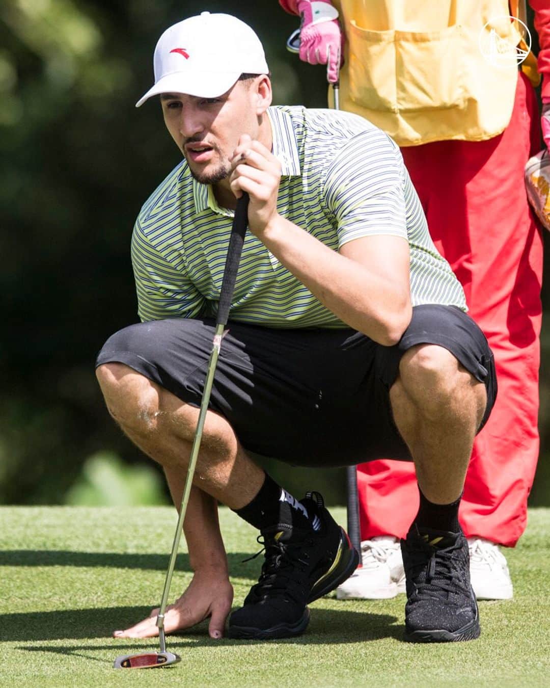 ゴールデンステート・ウォリアーズのインスタグラム：「Buckets, birdies, & blue skies  The Splash Brothers tee it up tomorrow for The Match ⛳️」
