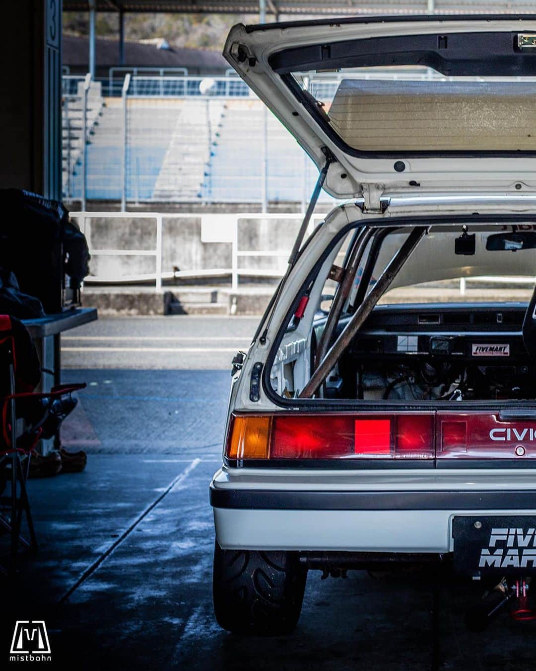 mistbahnさんのインスタグラム写真 - (mistbahnInstagram)「_ FIVEMART Honda E-AT CIVIC _ 🚗: @osakajdm_kaz / @fivemart 📷: @mistbahn _ Shot on Mar-7 2023 🏁 "OTAC (Okayama Time Attack Challenge" Okayama International Circuit _ JP) 2023年3月7日、岡山国際サーキットで開催された「OTAC(Okayama Time Attack Challenge)」で撮影。 _ #otac #okayamatimeattackchallenge #otac2023 #okayamainternationalcircuit #岡山国際サーキット #fivemart #ファイブマート #osakajdm #wondercivic #civic #hondacivic #ホンダシビック #シビック #e_at #ワンダーシビック #kanjo #kanjostyle #kanjoracer #kanjozoku #timeattack #timeattackjapan #te37 #rays #volkracing #hondasontrack #oldskoolhonda #oldschoolhonda」6月29日 7時43分 - mistbahn