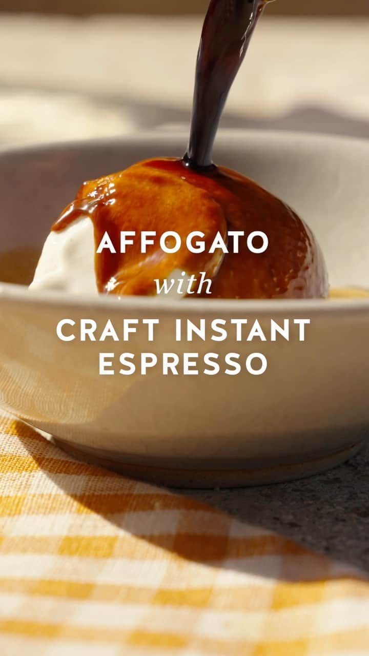 Blue Bottle Coffeeのインスタグラム：「The tastiest (and easiest) affogato to pair with that sweet summertime feeling. Grab yourself some Craft Instant Espresso and treat yourself to this delicious dessert.   Instructions: Combine 4 g (or 1 tsp) of our Craft Instant Espresso with 1 oz hot water. Pour espresso over a scoop (or two) of your favorite vanilla ice cream and enjoy.」
