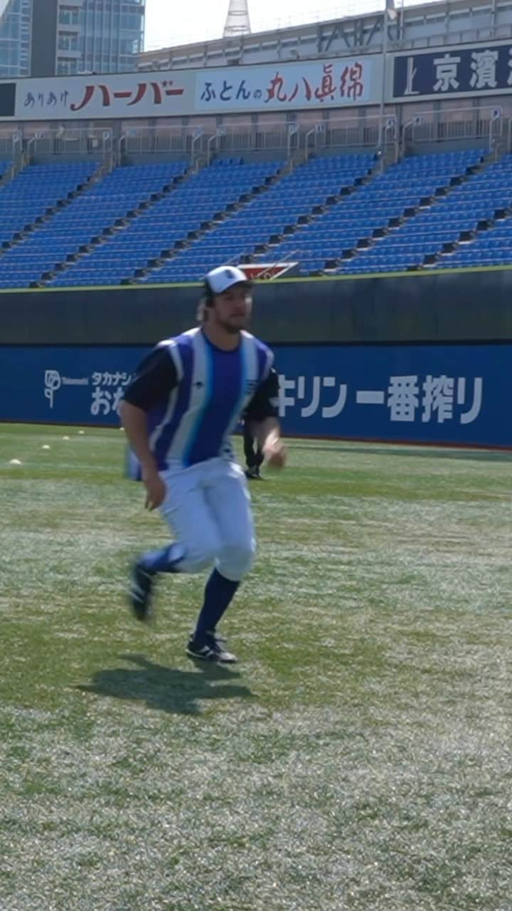 トレバー・バウアーのインスタグラム：「Tried something new #baseball #cleat #review」