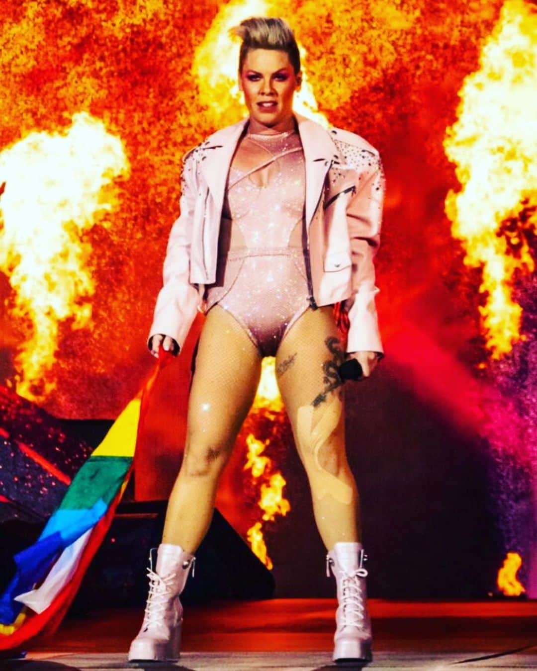 P!nk（ピンク）のインスタグラム：「I don’t know who captured this but it’s awesome. Thank you Berlin. 🔥🔥🔥🔥🔥🔥」