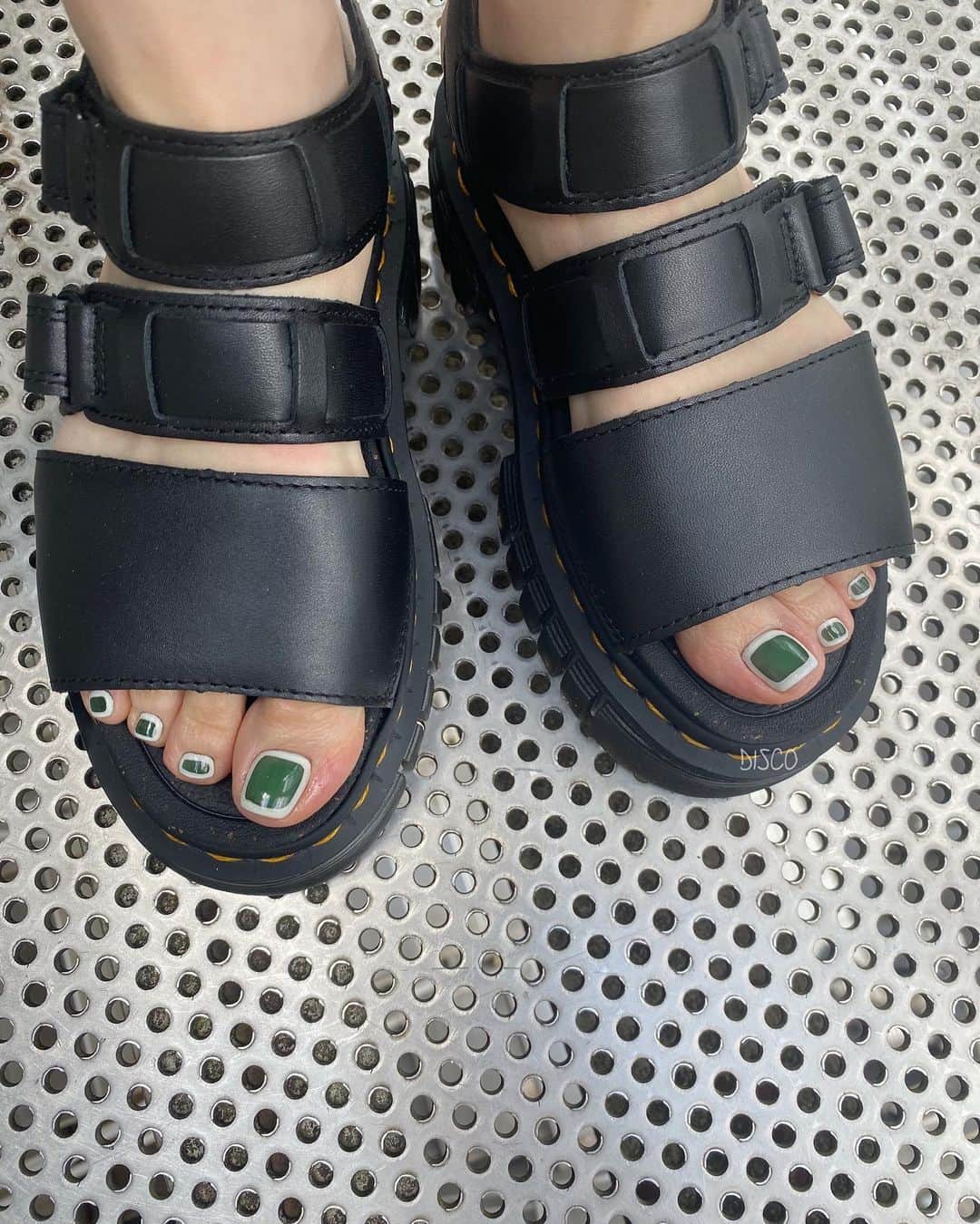 のインスタグラム：「🥥  Nail by @nagisakaneko (90min) #disconail @disco_tokyo」