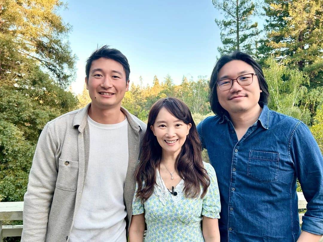 アグネス・チャンのインスタグラム：「番組を見てくれたみなさん、  ありがとうございました❣️  感想をたくさん書いてくれて、  感激です。  老人ホームに入るのは未だ先の話と思っていますが、  今回子供達と話して、  彼らの気持ちも配慮したいと思いました。  介護は大変です。  兄弟の間に介護の仕方に思いが違うとさらに大変。。。  息子達が私たちに遠慮せずに自由に生きて行けるのがベストと思っていました。  でも、  彼らが親の面倒を見たいと言う気持ちもあるのかな？と感じました。  息子たちの優しさに涙。。。  頑張って、健康を保てられるようにします。  それが一番息子たちの為になることですね。  番組を見てくれて、  本当にありがとうございました😊😊🙏🙏🙏🙏」