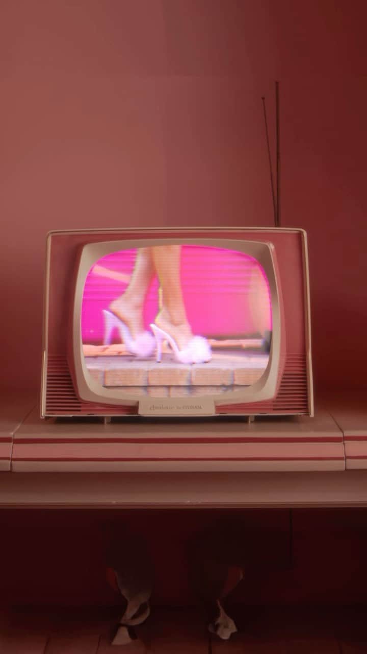 シェイ・ミッチェルのインスタグラム：「*new music 💕 Barbie ™ The Movie x BÉIS coming July 19th」