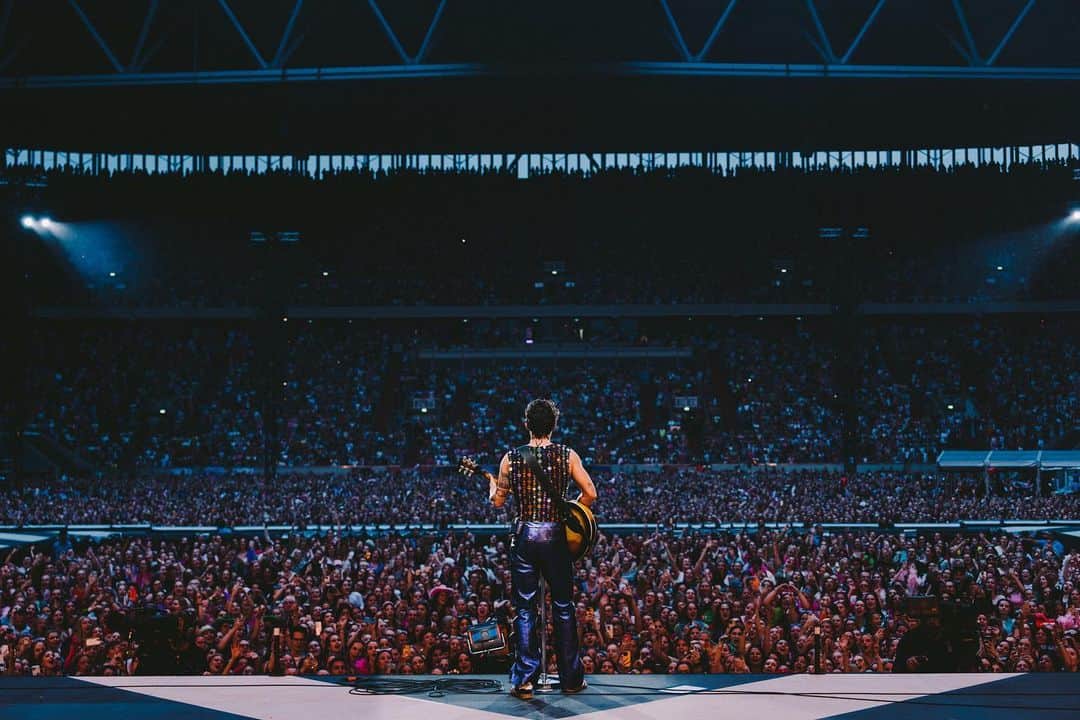 ハリー・スタイルズさんのインスタグラム写真 - (ハリー・スタイルズInstagram)「Love On Tour. Düsseldorf II. June, 2023.」6月29日 9時13分 - harrystyles