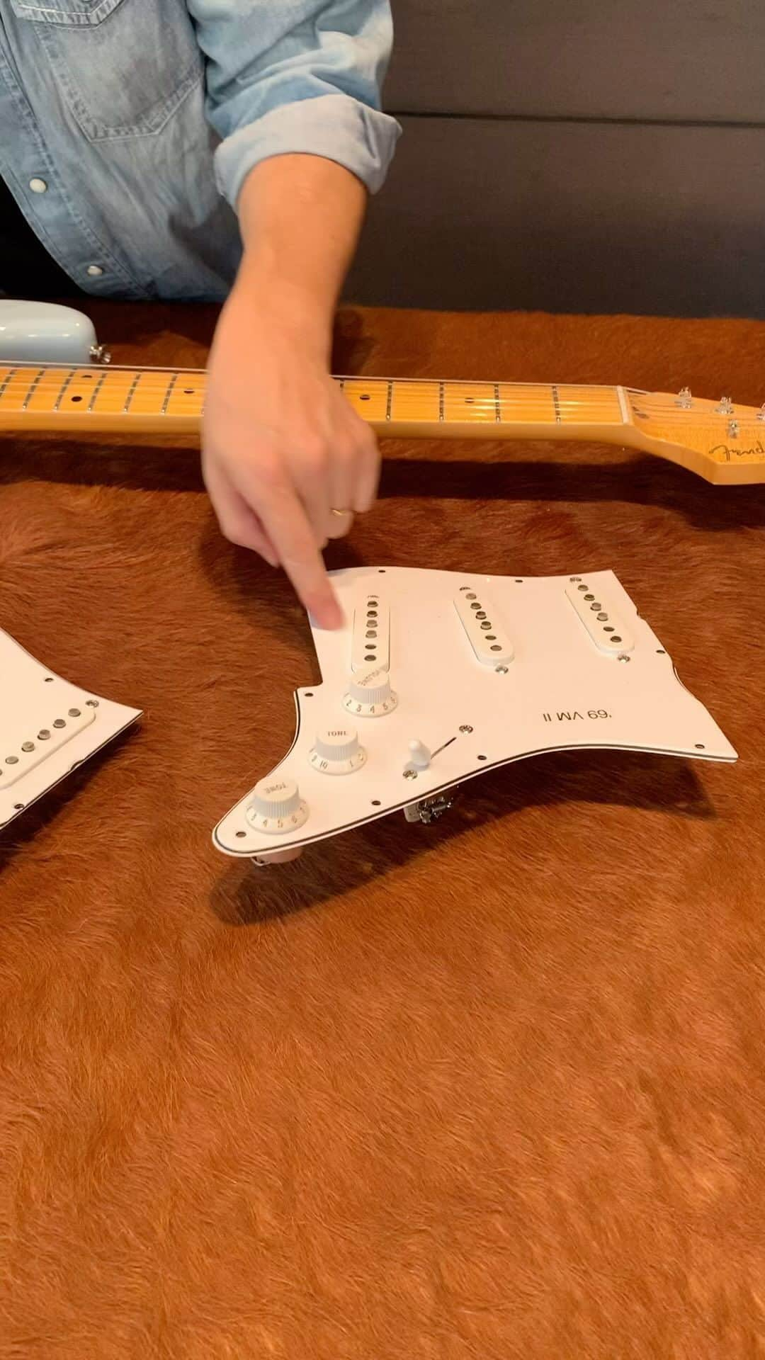 Rie fuのインスタグラム：「#fenderflagshiptokyo #customshop #guitarpickups #customize #fender #フェンダー　#ギター　#ピックアップ　#カスタムショップ」