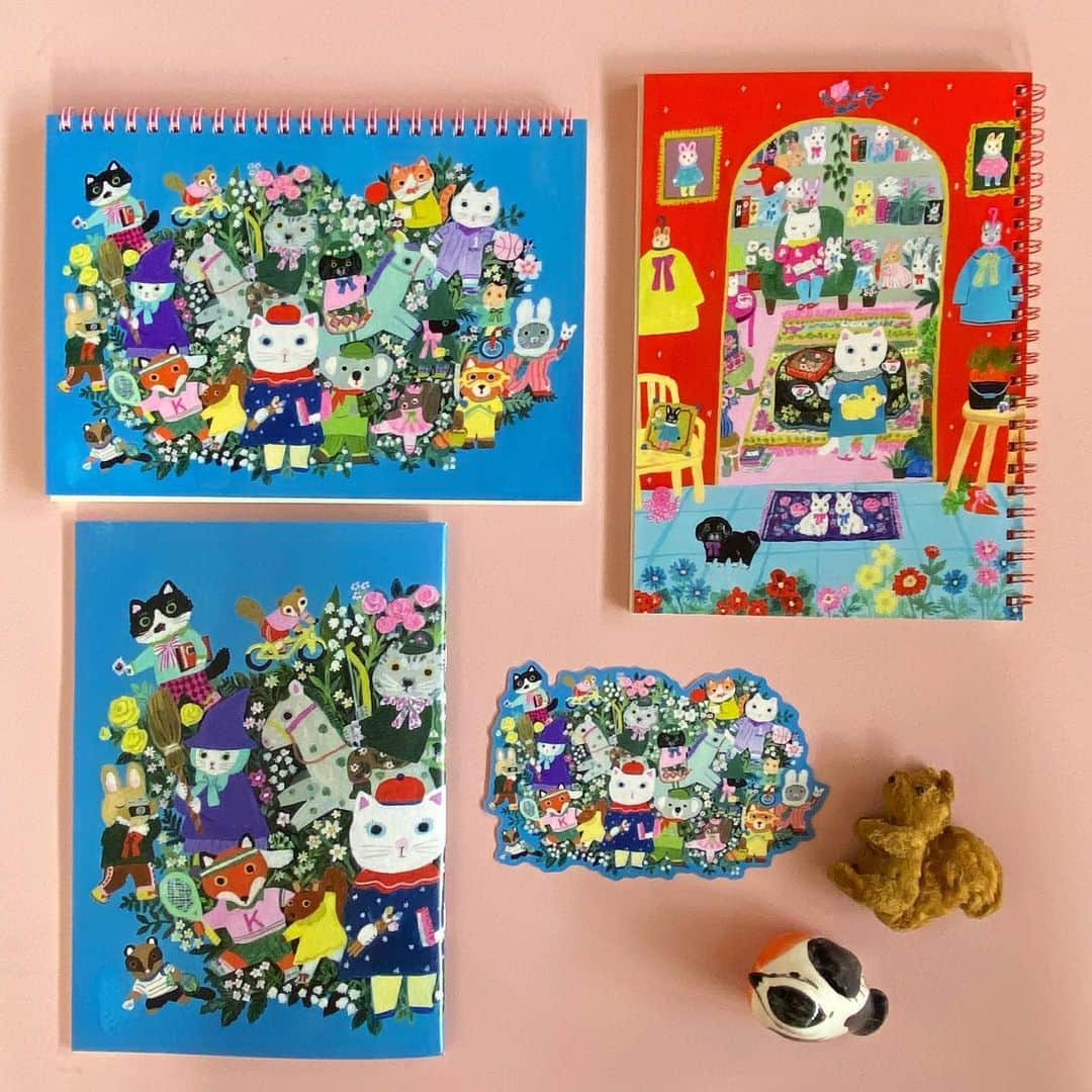 北岸由美のインスタグラム：「個展で制作したグッズなどをオンラインショップにアップしました！  @douxdimanche さんでもさっそくお取り扱いいただいていますので合わせてご覧いただけると嬉しいです。  #yumikitagishi」