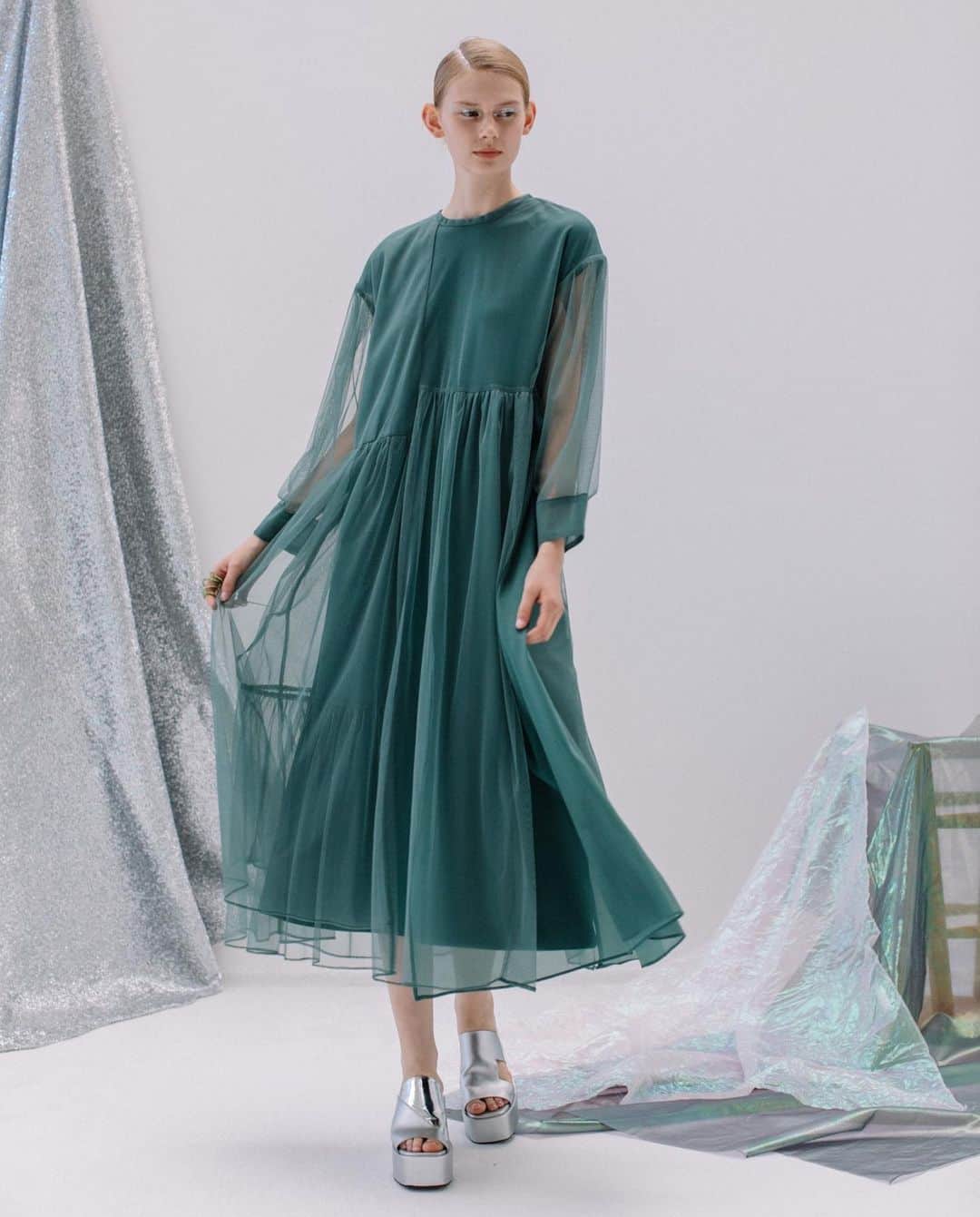 AULA AILAのインスタグラム：「・INFORMATION AULA AILA OFFICIAL WEB STOREにて、SUMMER SALE 開催中！！  【2023 SPRING SUMMER COLLECTION】  TIERED TULLE ONE PIECE COLOR GREEN/BLACK/LT.BLUE SIZE 0  是非この機会にご覧くださいませ。  #SUMMERSALE #2023SS #セール」