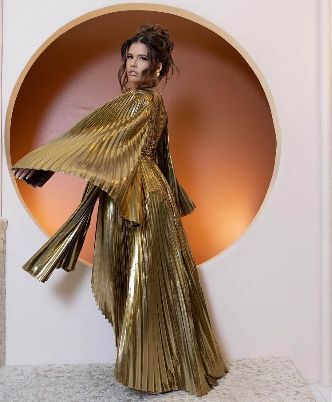シャネル・ウエスト・コーストのインスタグラム：「In my golden era ✨💰 Fave 1-3?」