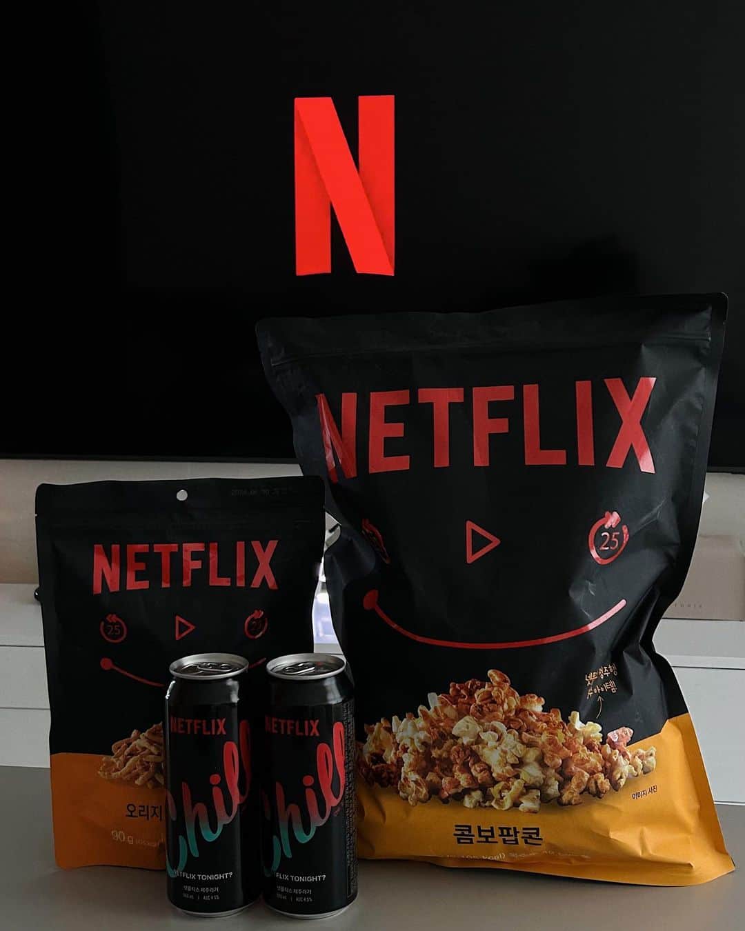 パク・ソンフンのインスタグラム：「#Netflix ♥️」