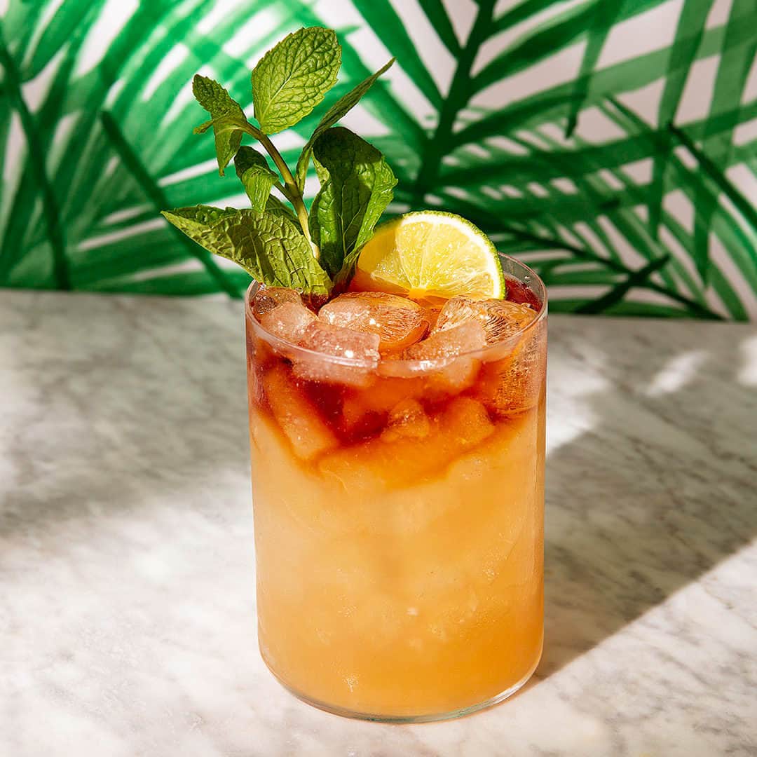 Food & Wineさんのインスタグラム写真 - (Food & WineInstagram)「From a flawless French 75 to a "no notes" Negroni and this perfect-for-summer Mai Tai, the 27 classic cocktails at the link in bio will never go out of style which means you’d better commit them to memory if you haven’t already 😉.   📸: @matt_tg, 🥄: @lucynashsimon」6月29日 11時15分 - foodandwine