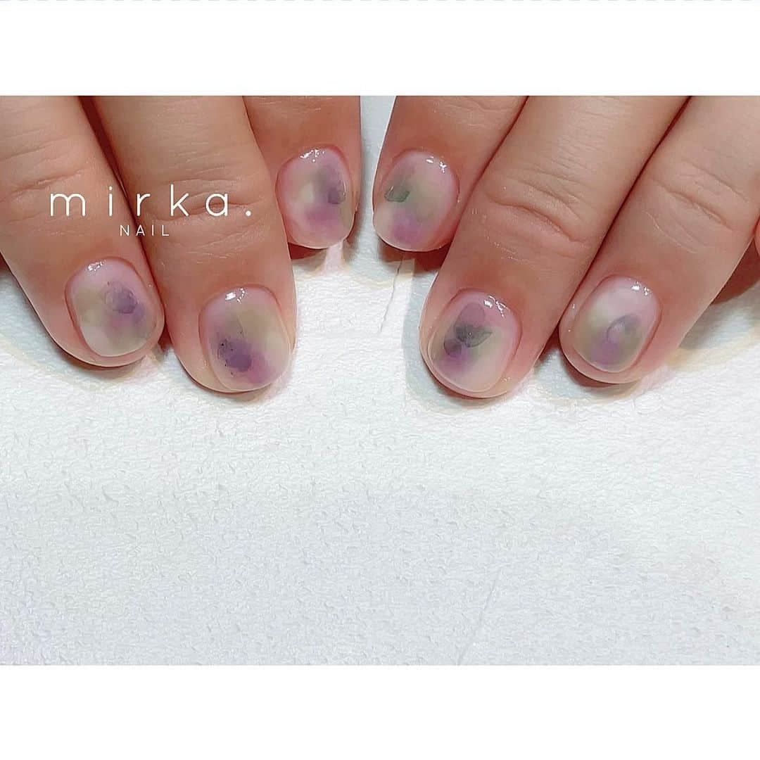 mirka. NAIL(ミルカネイル)さんのインスタグラム写真 - (mirka. NAIL(ミルカネイル)Instagram)「⁡ ⁡ 紫陽花カラー 𖧷 ⁡ ⁡ 透け感で軽やかに𓂃 ⁡ ⁡ ⁡ ………………………………………………………… ⁡ ご予約、お問い合わせは LINE ID⇒ @mirka.nail (@含む)まで。 ⁡ ご新規様はハイライトの「ご案内」と「ご予約方法」を必ずお読みいただいてからご予約くださいますようお願いいたします。 空き状況や詳細はLINEの投稿からご確認ください。 ⁡ ⁡ ⁡ ⁡ #mirkanail#nails#nail#nailart#naildesign #ショートネイル#ネイルアート#ネイルデザイン#ネイル#大人ネイル#シンプルネイル#オフィスネイル#ニュアンスネイル#ナチュラルネイル#カジュアルネイル#ショートネイルデザイン#美甲#夏ネイル#夏ネイル2023 #プライベートサロン#プライベートネイルサロン#東京ネイルサロン#東京ネイル#江東区ネイルサロン#森下#清澄白河 ⁡#紫陽花ネイル」6月29日 12時05分 - mirka.nail