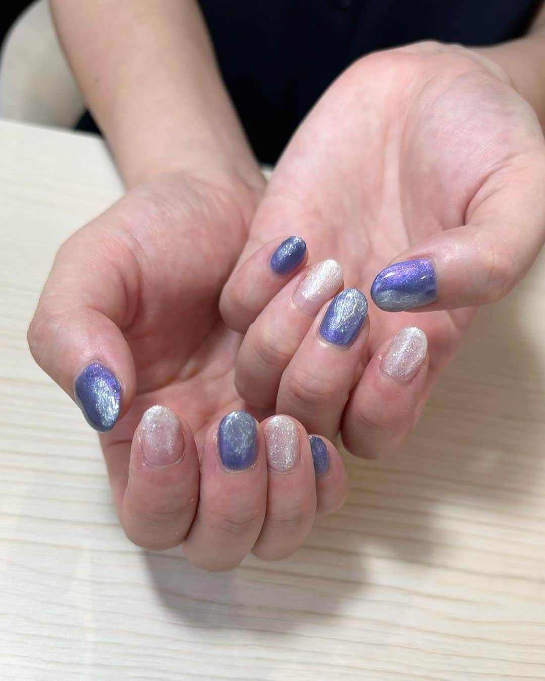 下平夏奈さんのインスタグラム写真 - (下平夏奈Instagram)「涼しげなブルーネイル💙  @flim_nail さん 可愛く仕上げていただき ありがとうございました☺️  #ネイル #ネイルデザイン #nailart  #新宿ネイル #新宿ネイルサロン #デザインネイル #オーロラネイル  #ブルーネイル #BLUE  @catseyetokyo」6月29日 12時02分 - kana0412.sss