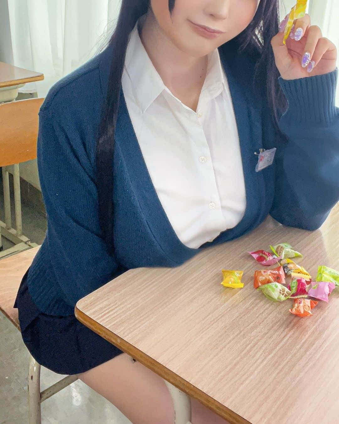 華密美琉さんのインスタグラム写真 - (華密美琉Instagram)「🍭🍫  YOU 食べちゃいなよ  🍫🍭   コスプレ  僕の心のヤバイやつ 山田杏奈  🍭🍫  #コスプレ #cosplay #코스프레 #角色扮演 #cosplaygirl  #cosplaygirls  #cosplaysexy  #cosplayanime  #cosplaymodel  #bokunokokoronoyabaiyatsu  #僕の心のヤバイやつ  #僕ヤバ  #僕ヤバ好きと繋がりたい  #TheDangersinMyHeart #thedangersinmyheartcosplay  #yamadaanna  #annayamada  #山田杏奈  #山田杏奈好きな人と繋がりたい  #杏奈  #山田  #僕ヤバコスプレ  #制服女子  #中学生  #中学生女子  #制服コスプレ  #女子中学生  #jc  #followersnetflix  #following」6月29日 12時13分 - chamomile_chami