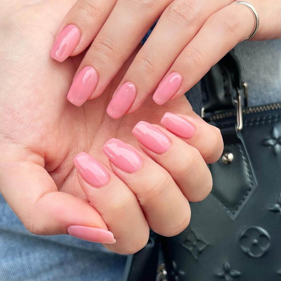 松本愛（まあぴぴ）さんのインスタグラム写真 - (松本愛（まあぴぴ）Instagram)「New 💗  💅🏻 @nail69aya / @function_nails   #シンプルネイル #ピンクネイル」6月29日 12時17分 - aimatsumoto_45