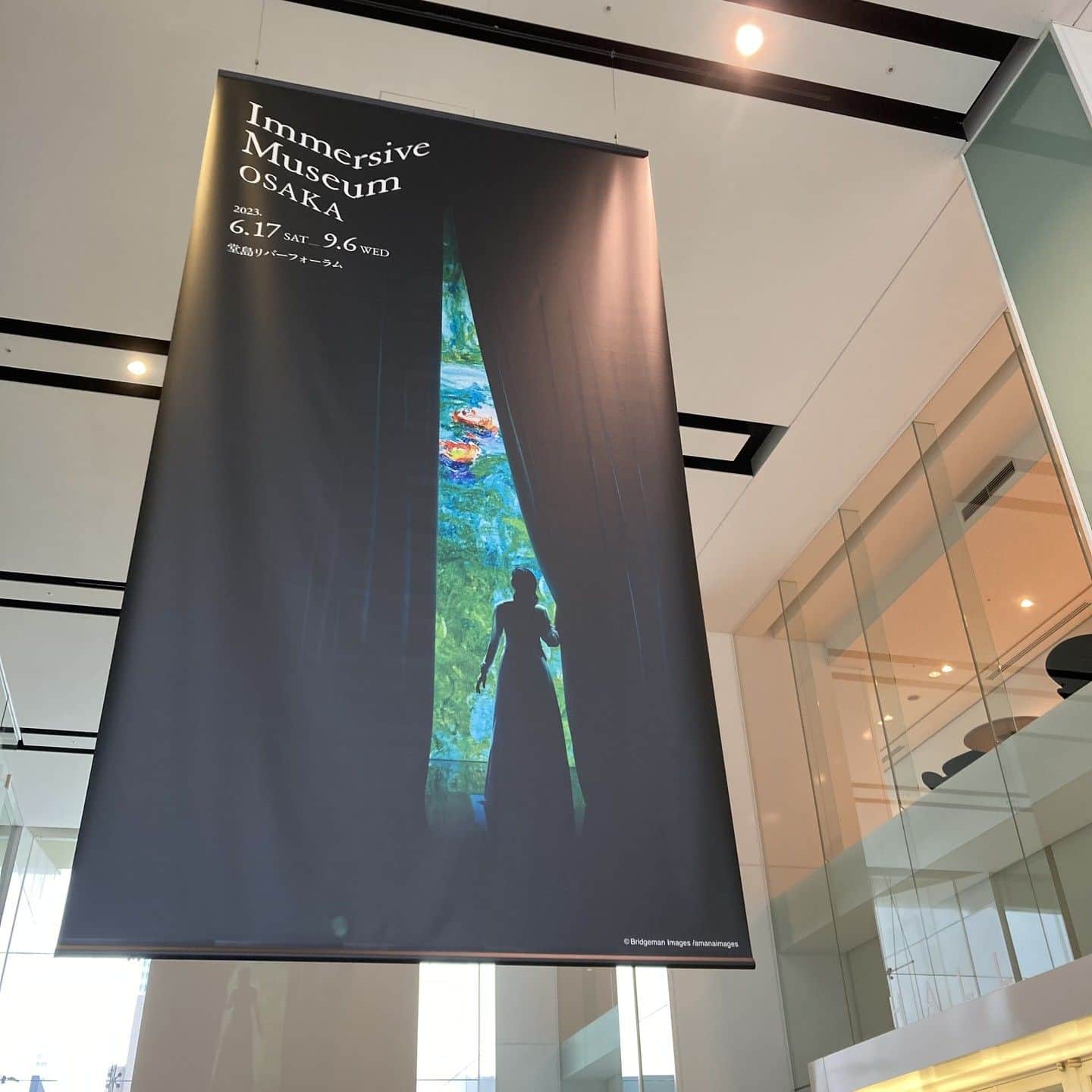 ローチケ（ローソンチケット）さんのインスタグラム写真 - (ローチケ（ローソンチケット）Instagram)「『Immersive Museum OSAKA』が #堂島リバーフォーラム にて9/6(水)まで開催中🎨  2022年に東京で約20万人を動員した 「Immersive Museum OSAKA」が関西に初上陸！  鑑賞する絵画から、体感する絵画へ。 ここはあなたとアートの関係を変える場所。 視界一面に写し出された数々の名画たち。 あなたは一瞬で絵画の中の世界へ入り込む。 そして名画たちが幾年の時を超え動き出す。 それはかつて画家たちが目にし 残したかった物語が、動き出すということ。 モネが、ドガが、ルノワールが見た世界を、 あなたも体感してみませんか。  場内はすべて写真・動画撮影OKです📷✨  ローチケではチケットを販売中🎫 チケットの詳しい情報は『イマーシブミュージアム大阪　ローチケ』でネット検索📲  #イマーシブミュージアム #イマーシブミュージアム大阪 #immersivemuseumosaka」6月29日 12時41分 - lawson_ticket