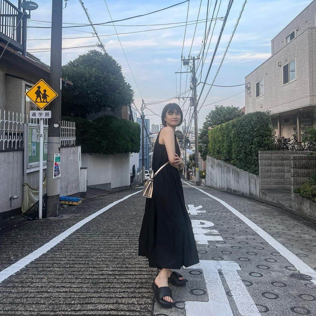 樫本琳花のインスタグラム：「誠にびっくり23歳になりました。 はやい、いつのまに、、、、  1日1日を大切に生きます。！！  新入りのワンピがかわいすぎる。  . . .  いつも私と関わってくださる皆様ありがとうございます。 今後とも宜しくお願いします！！！」