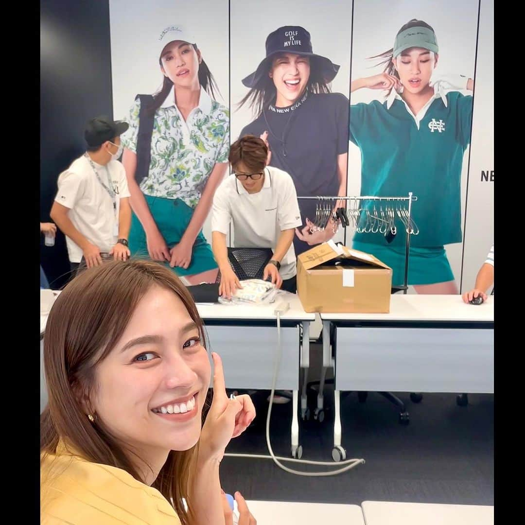 紺野ゆりさんのインスタグラム写真 - (紺野ゆりInstagram)「ニューエラの本社で打ち合わせしてきました♡ 会議室に入ったらびっくり❣️ 2023SSで撮影したニューエラゴルフの広告が☺️☺️  嬉しいなぁ🥰 ニューエラゴルフ、ぜひチェックしてくださいね🩷  #yurigolf🦋 #紺野ゆり #golf#golfswing#ゴルフスイング#golfwear#ゴルフ女子#골프#골프스윙#골프여자 #ゴルフウェア」6月29日 22時08分 - yuri_konno_official