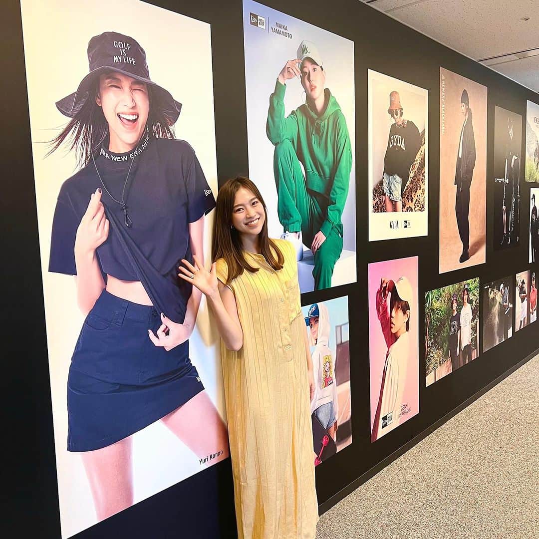 のインスタグラム：「ニューエラの本社で打ち合わせしてきました♡ 会議室に入ったらびっくり❣️ 2023SSで撮影したニューエラゴルフの広告が☺️☺️  嬉しいなぁ🥰 ニューエラゴルフ、ぜひチェックしてくださいね🩷  #yurigolf🦋 #紺野ゆり #golf#golfswing#ゴルフスイング#golfwear#ゴルフ女子#골프#골프스윙#골프여자 #ゴルフウェア」