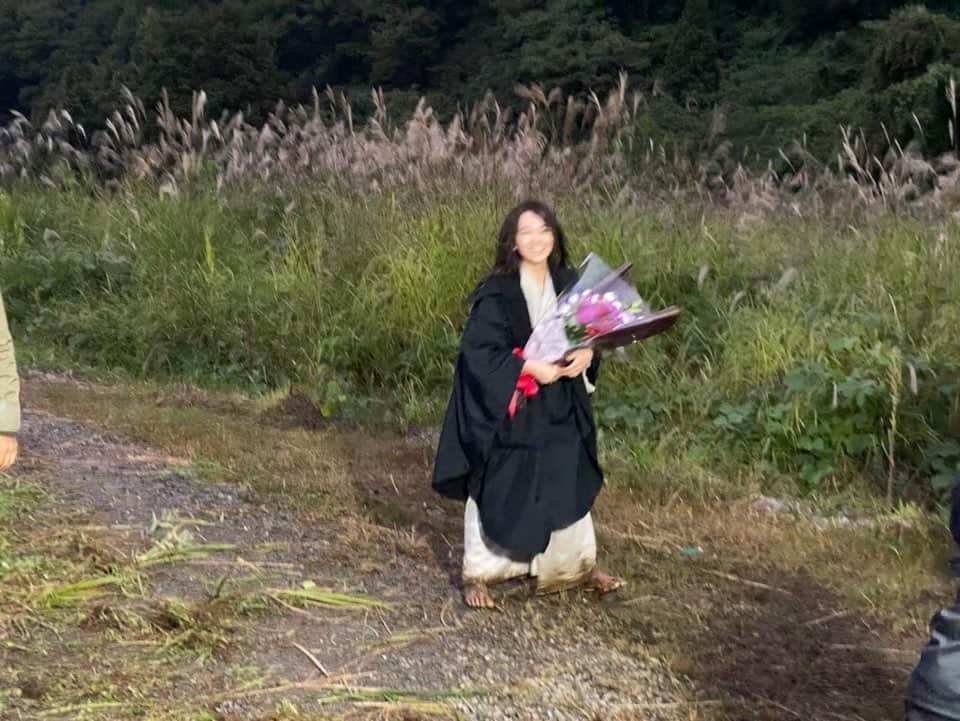 山田杏奈さんのインスタグラム写真 - (山田杏奈Instagram)「映画「山女」いよいよ明日公開です☺️ 野生味溢れる写真、、😂  是非多くの方に劇場でご覧いただけたら嬉しい限りです。 よろしくお願いします！」6月29日 22時17分 - anna_yamada_