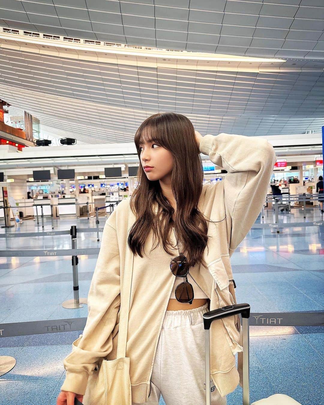 愛来さんのインスタグラム写真 - (愛来Instagram)「☁︎ 旅行行くならどこ行きたい？🤔」6月29日 22時19分 ...