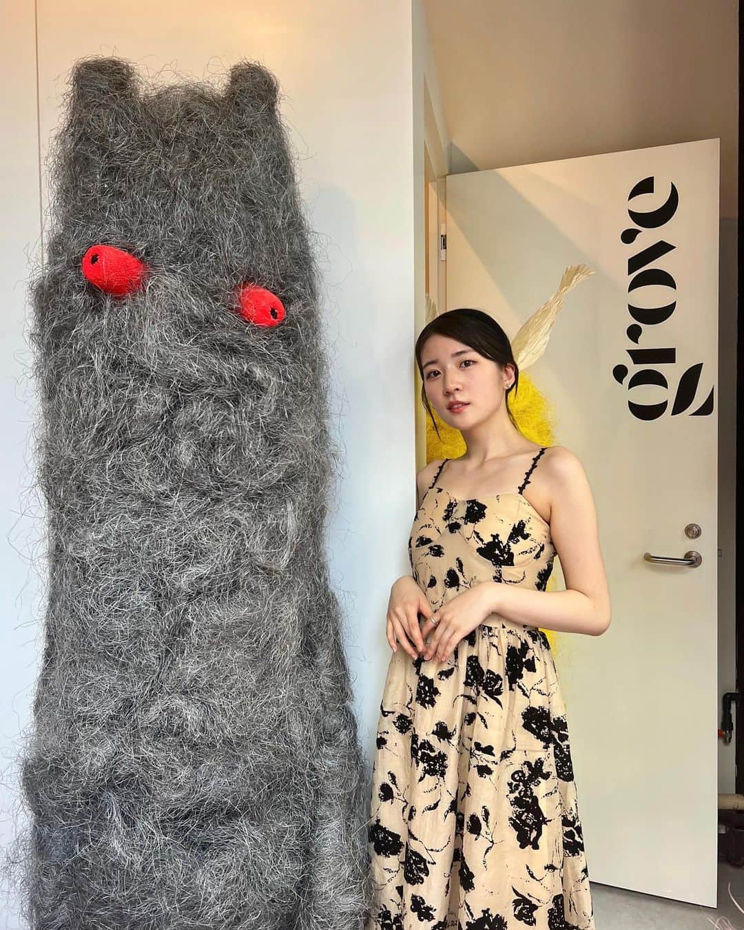 雨宮凜々子のインスタグラム：「韓国発のフラワーブランド「GROVE」の日本初上陸を記念したOPENING EVENTにお邪魔してきました💐  BLACK PINKやIUも愛用されてるみたいで、とっても可愛い空間で幸せでした🌷  〜7/8まで日本でGROVEの世界観が楽しめるので、ぜひこの機会に足を運んでみてください♪  #grove #그로브 #광고 #韓国 #花屋」
