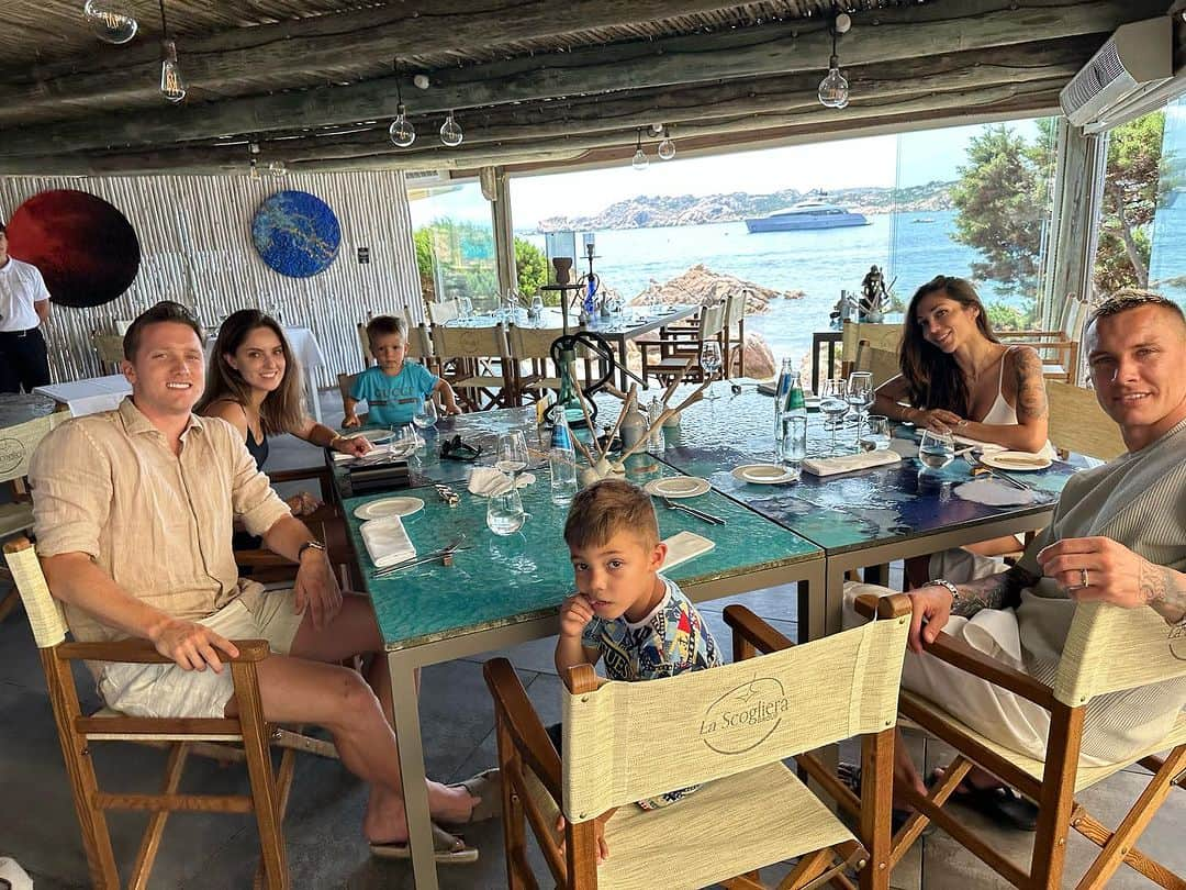 ピオトル・ジエリンスキのインスタグラム：「Vacay mood😎#sardegna」