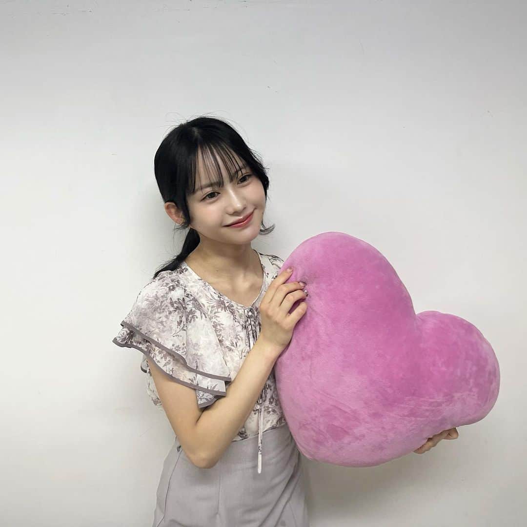 上水口姫香のインスタグラム：「ぷにぷにdayの姫ちゃんですが なんとっ TCB式小顔美肌再生してきましたっっ  前からダイエットしていたけど💭 ほっぺのところが少し気になっていて ちょっとスッキリさせたくてチャレンジしましたっ✨ 不自然じゃなくてうれしかった😭  ダイエットもしていて良かったし継続して頑張る🔥✨  東京中央美容外科渋谷東口院 @tcb.shibuyahigashi で施術してきました！ 倉島先生 @tcb_kurashima_futae ありがとうございます！  #東京中央美容外科 #東京 #渋谷 #PR #糸リフト #小顔整形 #tcb式小顔美肌再生」