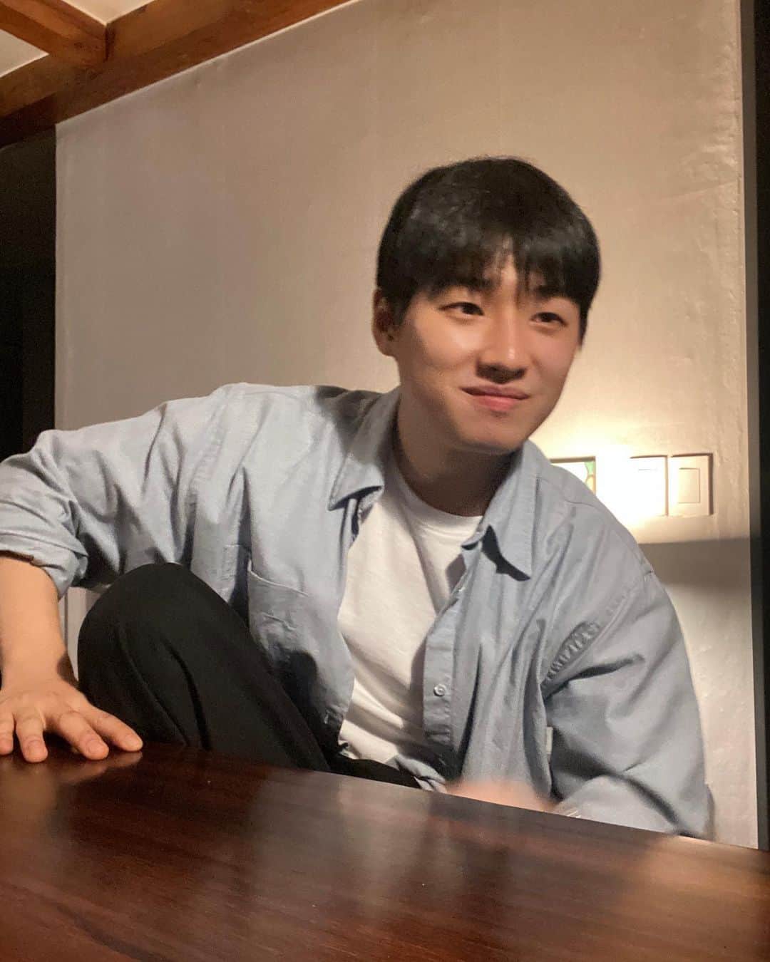 イ・ダウィのインスタグラム：「비도 오고 그래서」